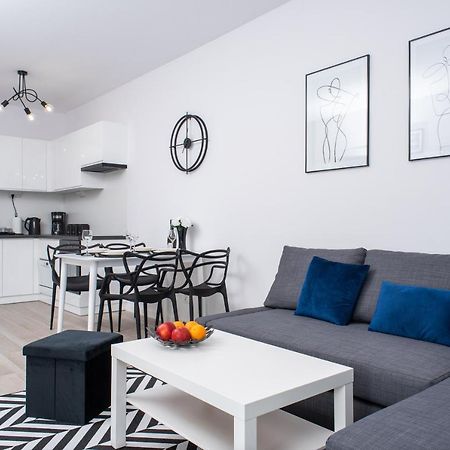 Apartament Happy Holiday Kolobrzeg Exterior photo