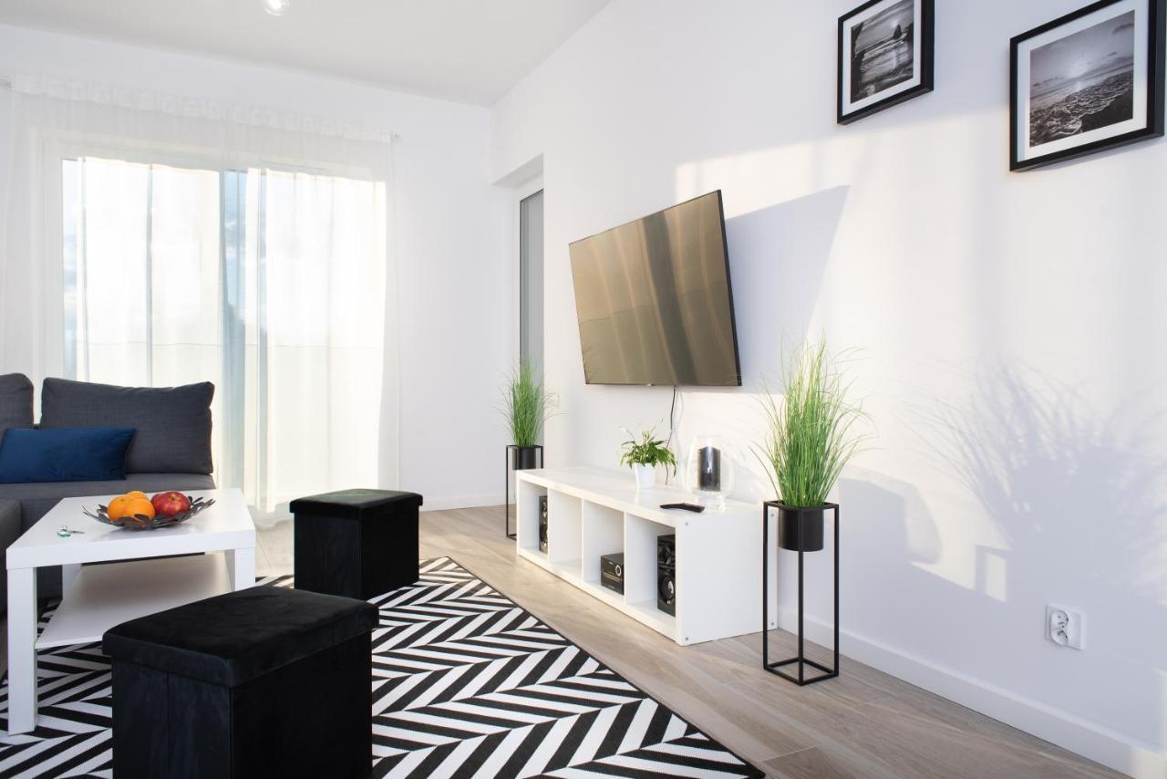 Apartament Happy Holiday Kolobrzeg Exterior photo