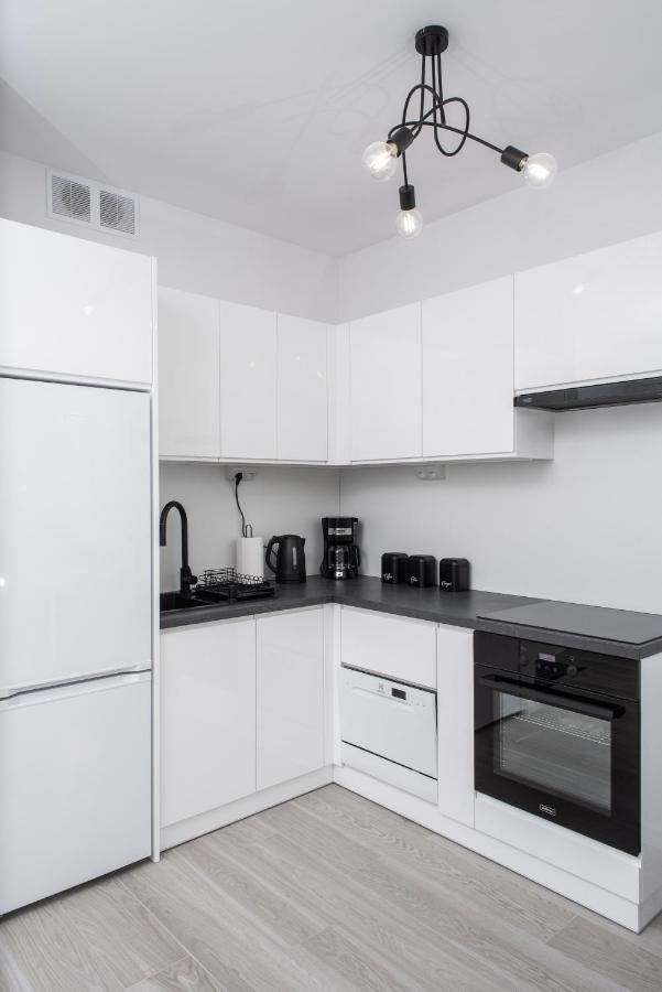 Apartament Happy Holiday Kolobrzeg Exterior photo
