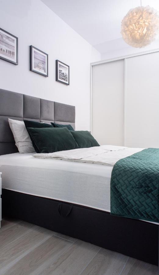 Apartament Happy Holiday Kolobrzeg Exterior photo